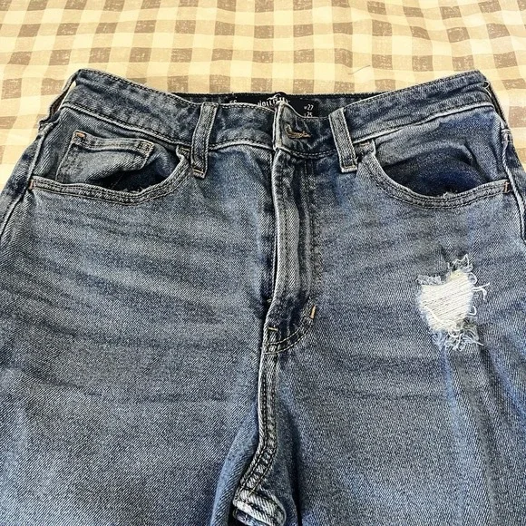 HOLLISTER Women 5S Distressed High Rise Vintage Straight 90s Grunge Style Denim - Picture 2 of 9